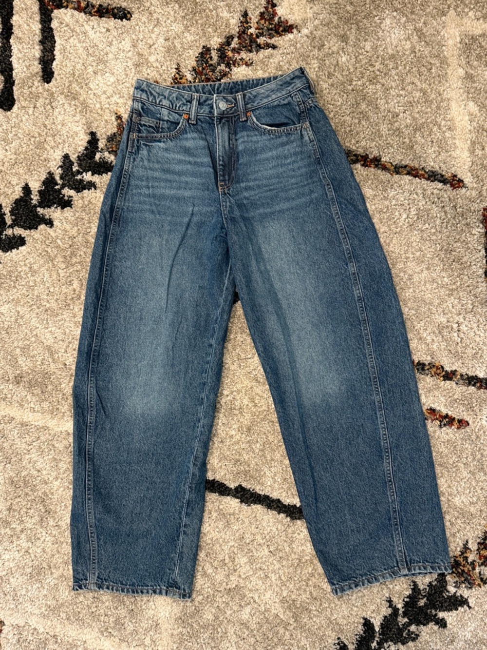 H&M High Rise Barrel Jeans size US 4 EUR 36